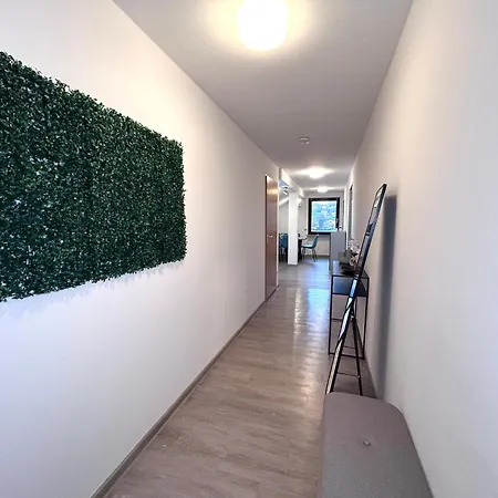 Goltan - 9 Personen, 3 Baeder, Parkplatz, Wifi Apartment