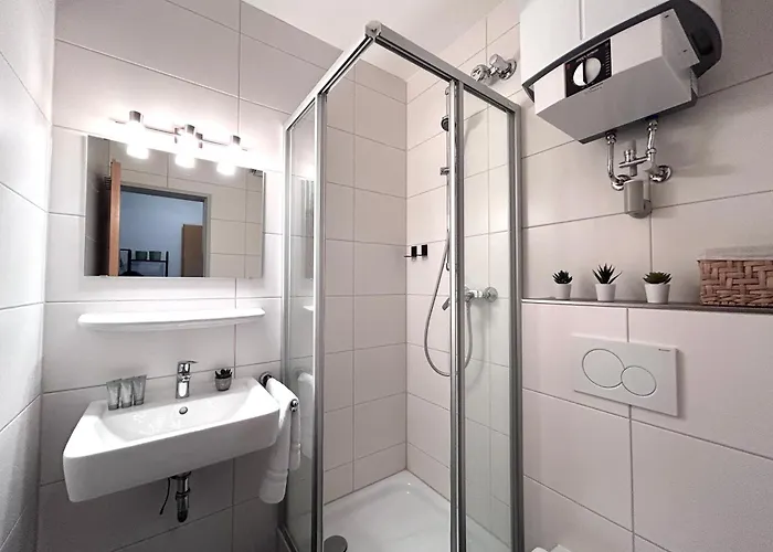 Goltan - 9 Personen, 3 Baeder, Parkplatz, Wifi Apartmán *