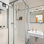 Goltan - 9 Personen, 3 Baeder, Parkplatz, Wifi Daire Regensburg