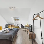 Goltan - 9 Personen, 3 Baeder, Parkplatz, Wifi Apartmán Řezno