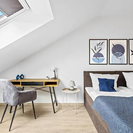 Goltan - 9 Personen, 3 Baeder, Parkplatz, Wifi Apartman *