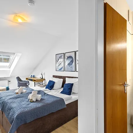 Goltan - 9 Personen, 3 Baeder, Parkplatz, Wifi Apartman Regensburg