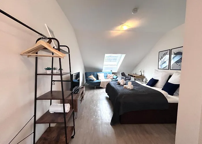 Goltan - 9 Personen, 3 Baeder, Parkplatz, Wifi Apartment *