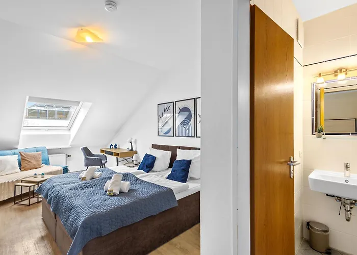 Goltan - 9 Personen, 3 Baeder, Parkplatz, Wifi Apartman Regensburg