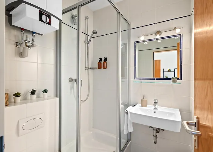 Goltan - 9 Personen, 3 Baeder, Parkplatz, Wifi Apartman Regensburg