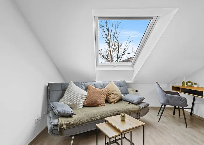 Goltan - 9 Personen, 3 Baeder, Parkplatz, Wifi Regensburg